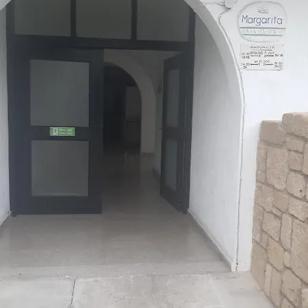 Nice Holiday Apartment Appartamento Paphos