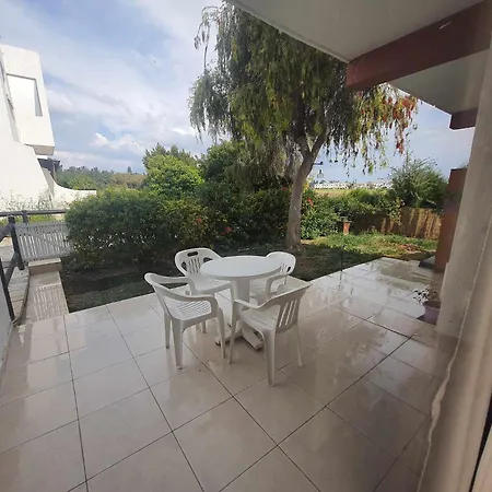 Апартаменты Nice Holiday Apartment Пафос